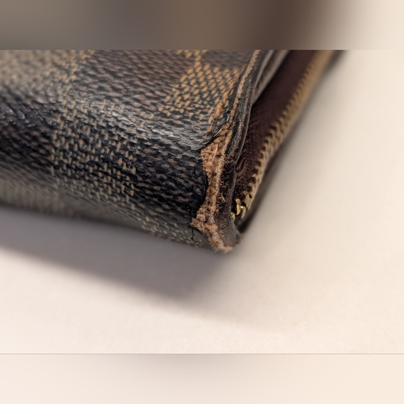 Louis Vuitton Damier Wallet - Brown Coated Canvas - Picture 5 of 16